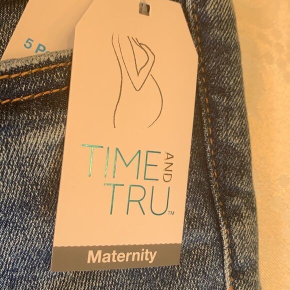 Time And Tru Maternity Sz 16-18 Or XL 5 Pocket Bermuda Short Distressed Casual - Picture 5 of 10